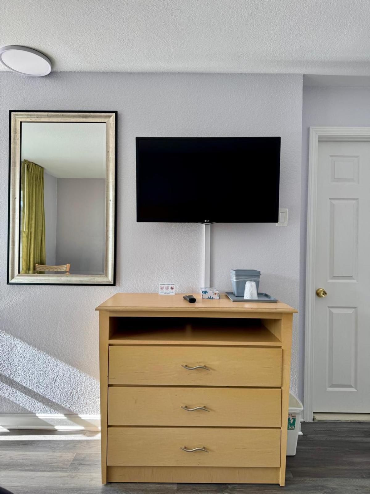 Chisholm'S Motor Inn Saugus Ngoại thất bức ảnh