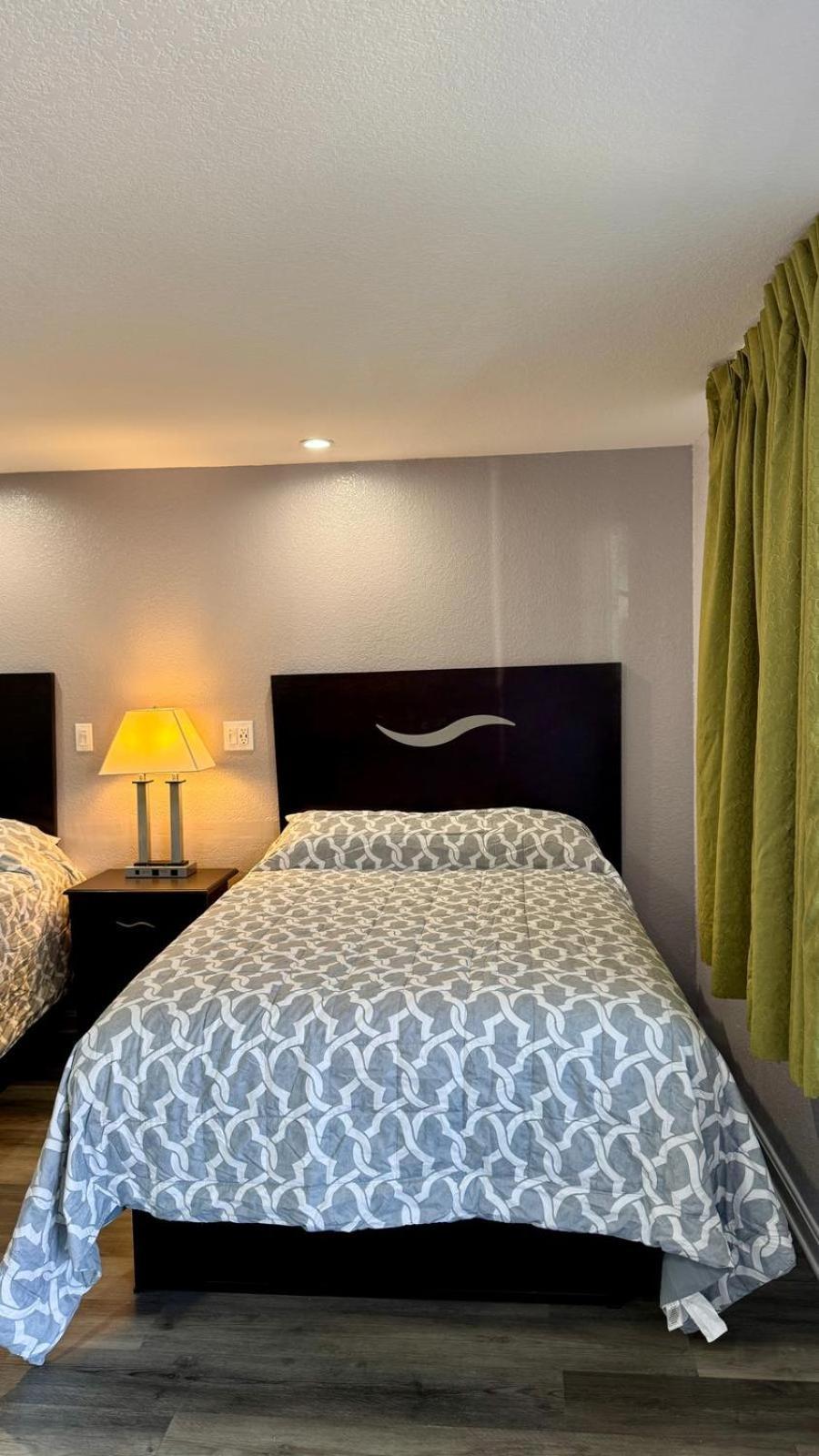 Chisholm'S Motor Inn Saugus Ngoại thất bức ảnh