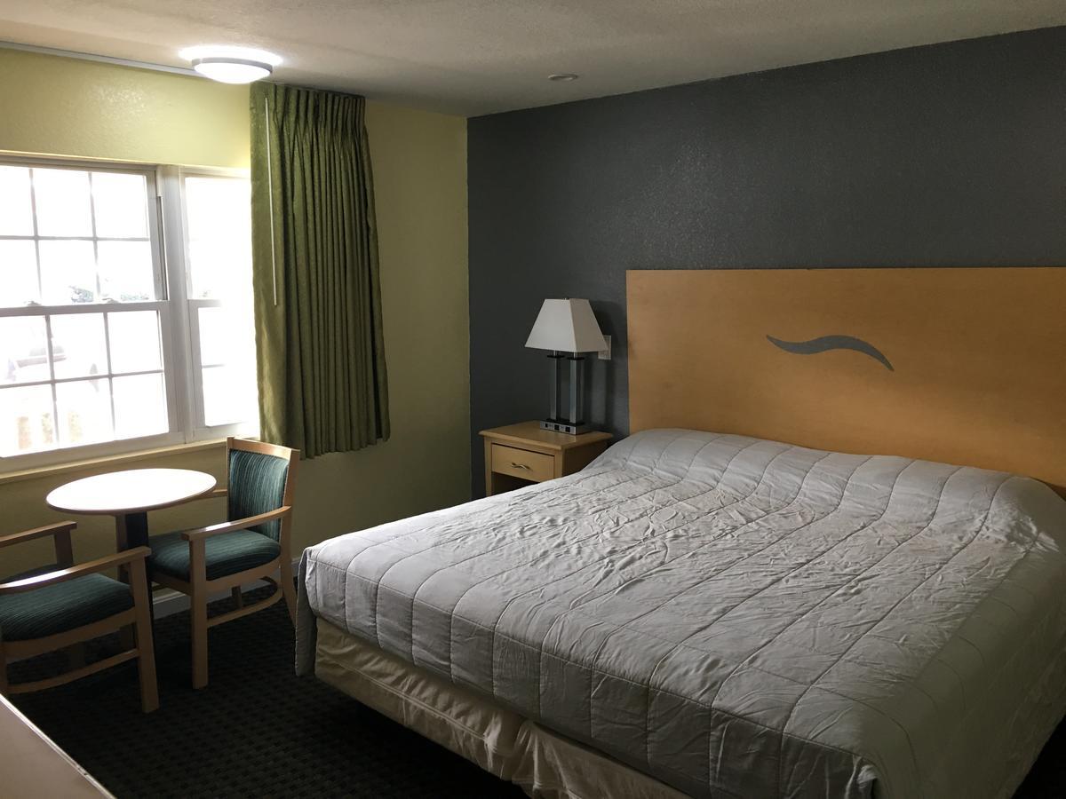 Chisholm'S Motor Inn Saugus Ngoại thất bức ảnh