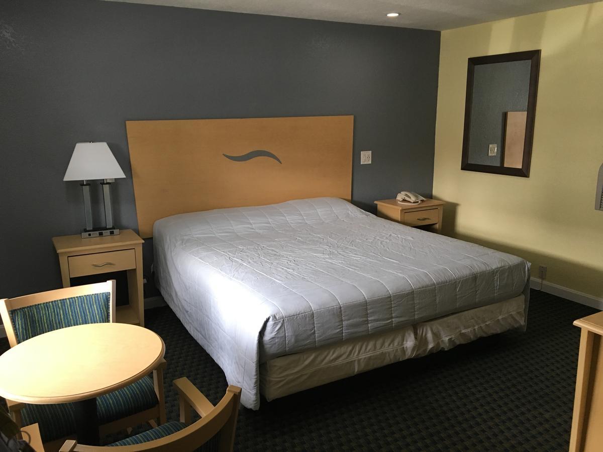 Chisholm'S Motor Inn Saugus Ngoại thất bức ảnh