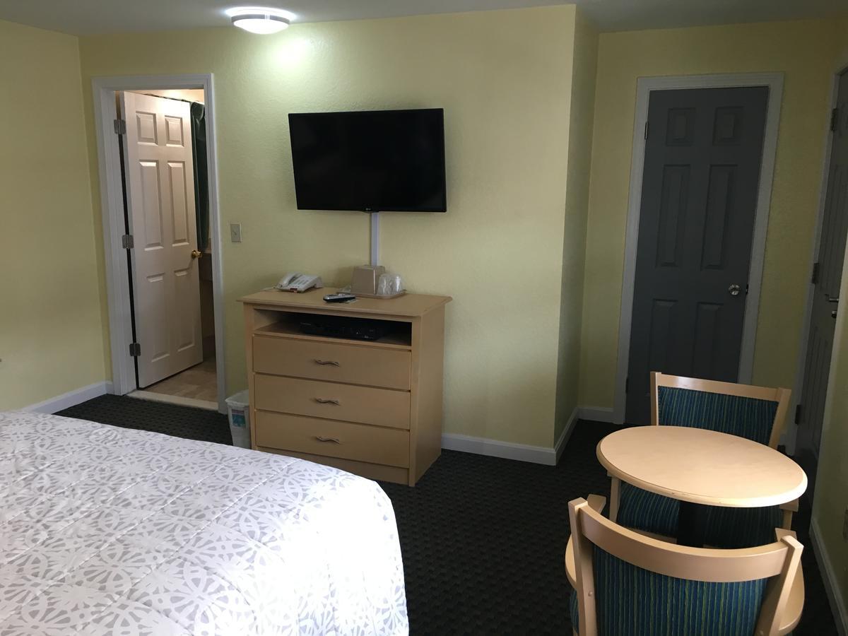 Chisholm'S Motor Inn Saugus Ngoại thất bức ảnh