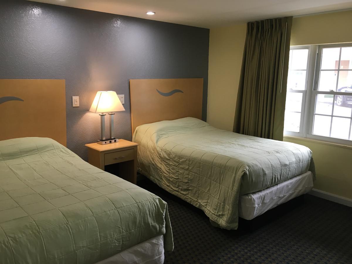 Chisholm'S Motor Inn Saugus Ngoại thất bức ảnh